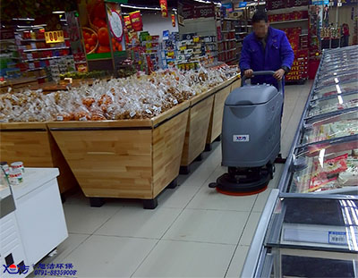 如何進(jìn)行商場(chǎng)保潔工作？